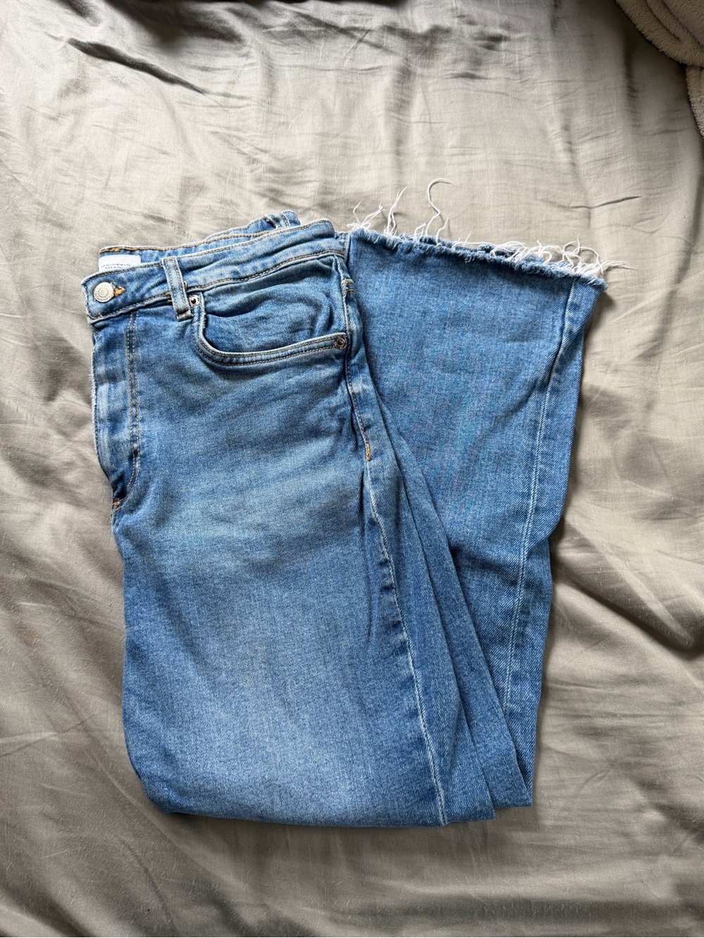 Zara Classic Blue High-Rise Wide Leg Jeans - Raw Hem